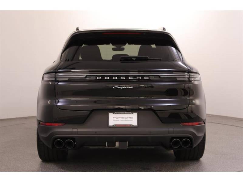 2024 Porsche Cayenne / Certified / Premium Pkg / Sport Chrono Pkg