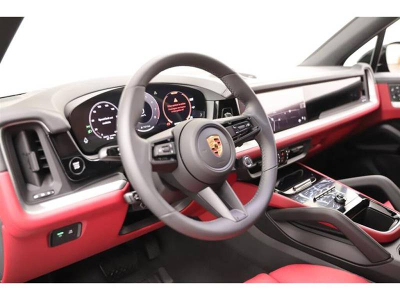 2024 Porsche Cayenne / Certified / Premium Pkg / Sport Chrono Pkg