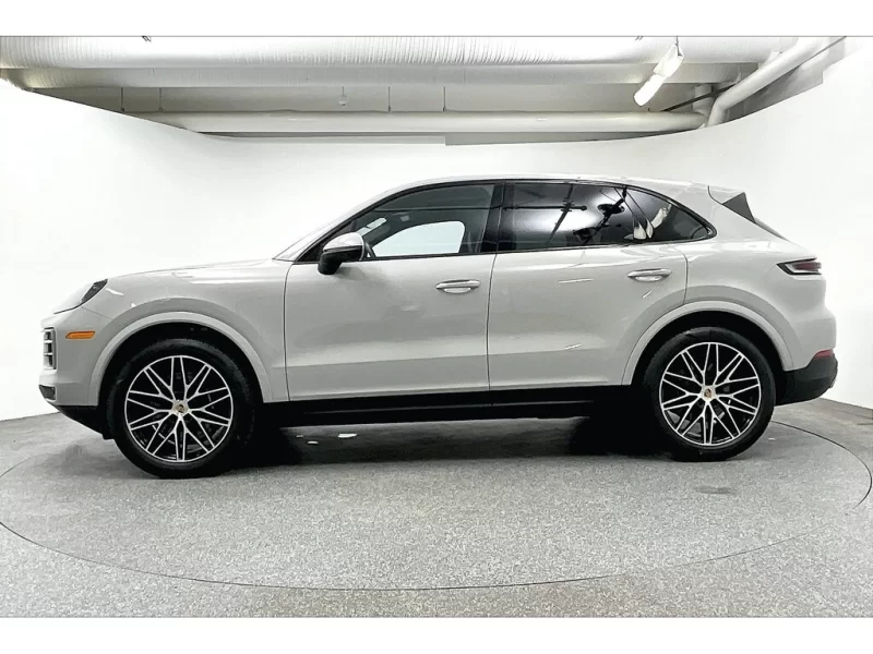 2024 Porsche Cayenne Certified / Winter Wheel Set / Premium Pkg