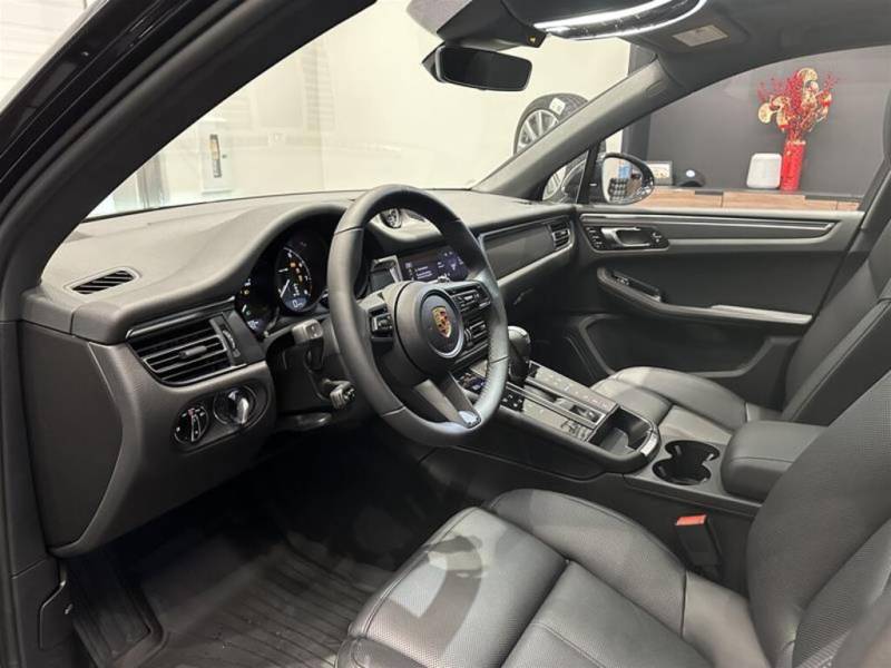 2024 Porsche Macan Executive Demo /20in All-Season / Premium Plus Pkg