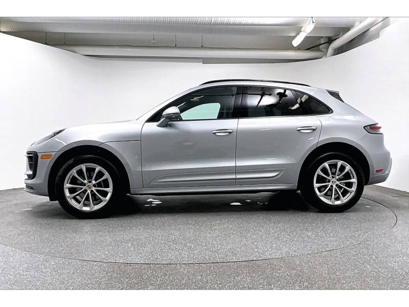 2024 Porsche Macan Certified Pre-owned / AWD / Premium Plus Package