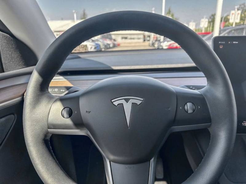 2024 Tesla Model Y Long Range - NO PST! / AWD / Vegan Leather / Navi 