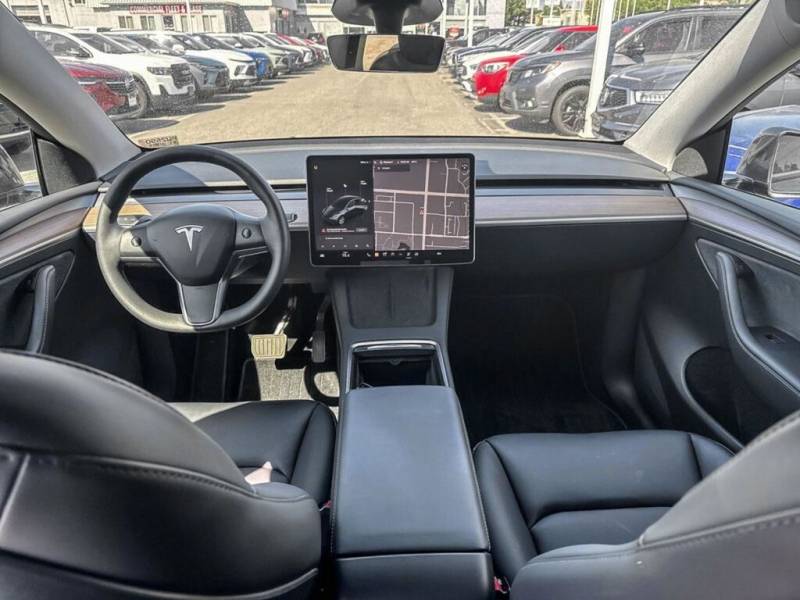 2024 Tesla Model Y Long Range - NO PST! / AWD / Vegan Leather / Navi 